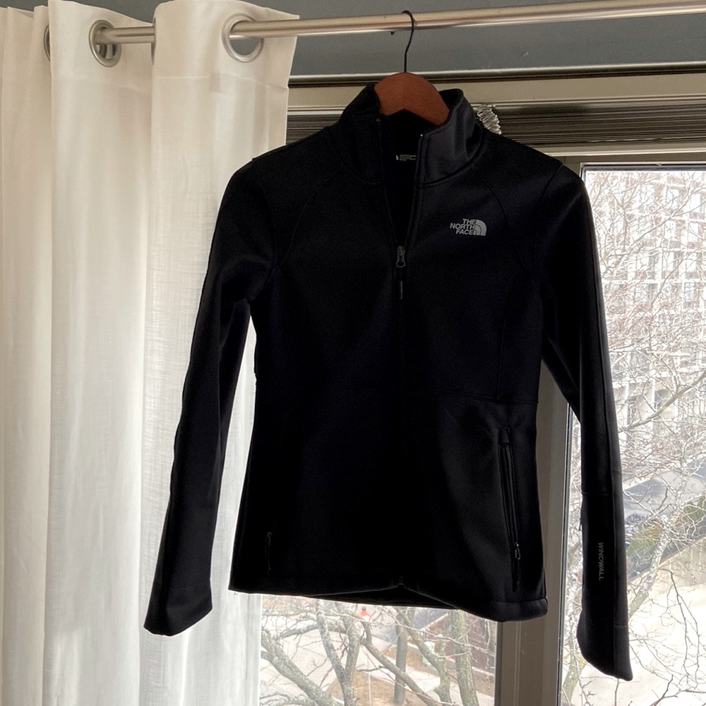 Black north face wind wall jacket